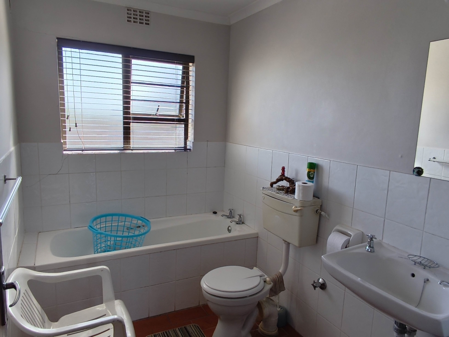 2 Bedroom Property for Sale in De Kelders Western Cape